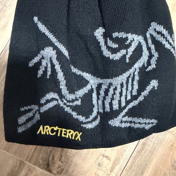 Arc'teryx Other - Arc'teryx Black Knit Beanie